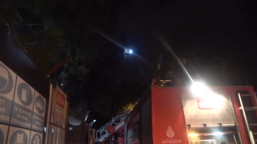 Kadıköy'de Tarihi Ahşap Köşk Yandı