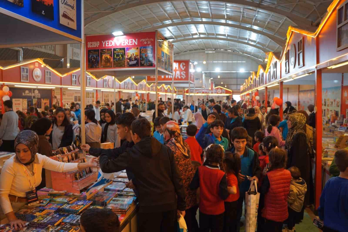 Kâhta 2. Kitap Günleri’ni 70 bin kişi ziyaret