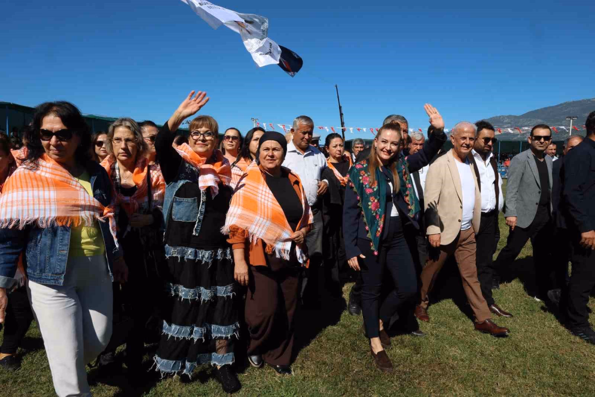 Kaş Yağlı Güreşleri'ni Erkan Taş kazandı