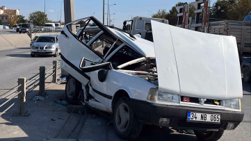 Konya'da Tofaş Otomobil Refüje Çarptı