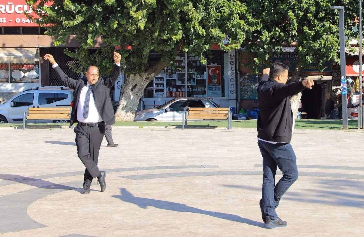 Köşk'te Muhtarlar Günü Zeybekle Kutlandı