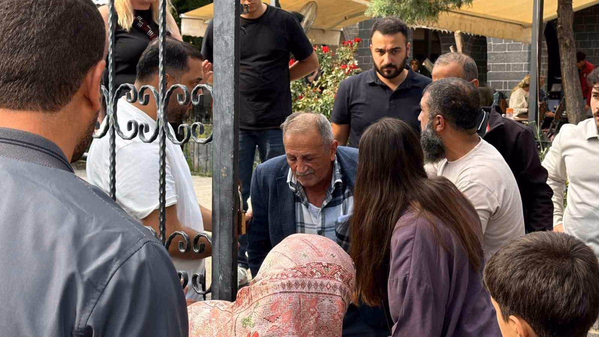 Kuru yemiş boğazına kaçan KOAH hastası kurtuldu