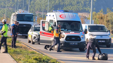 Muğla'da motosiklet ve otomobil çarpıştı