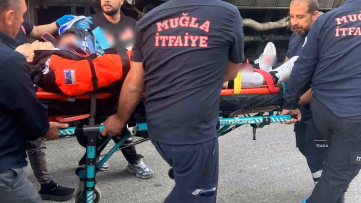 Muğla'da Servis Minibüsü Devrildi: 3 Yaralı