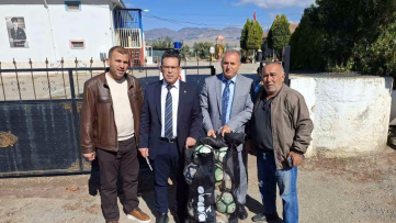 Sarıgöl'de okullara spor malzemesi desteği