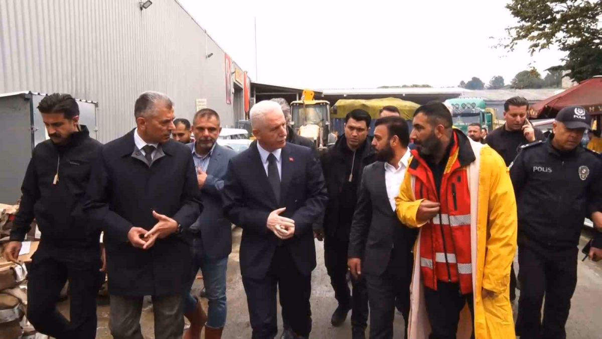 Vali Gül Kemerburgaz'da Selzedeleri Dinledi