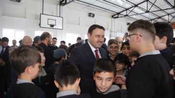 Vali Işın İmam Hatip Öğrencileriyle Buluştu