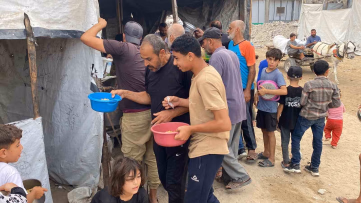 Yüksekova'daki Hayır Çarşısı Geliri Gazze'ye Ulaştırıldı