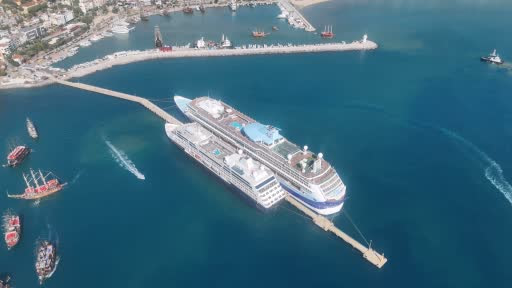 Alanya'ya İngiliz ve ABD'li turist akını