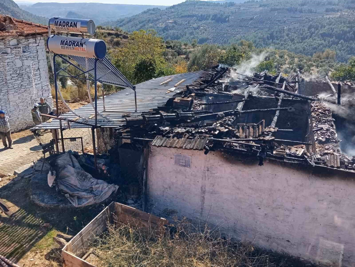 Aydın'da Çıkan Yangında Bir Ev Küle Döndü