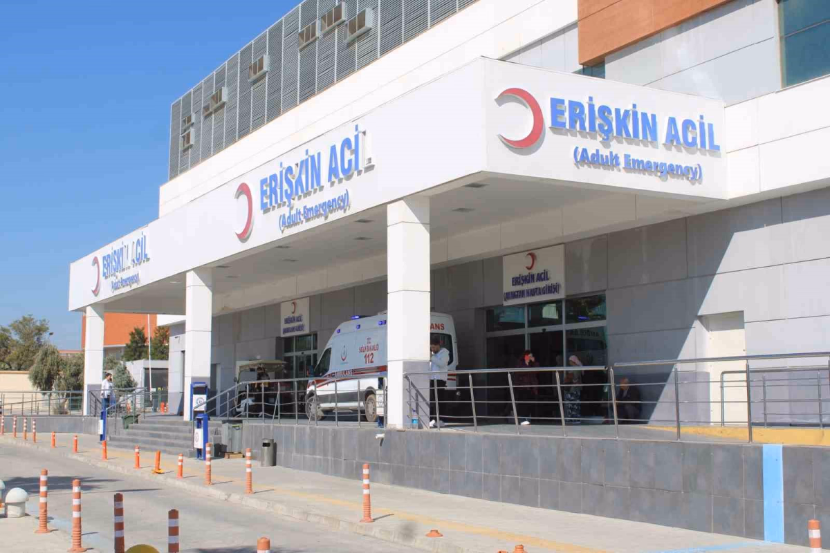 Aydın'da Gıda Zehirlenmesi: 3 Öğrenci Hastaneye Kaldırıldı