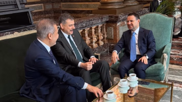 Bakanlardan Brüksel Ziyaretinde Kahve Molası