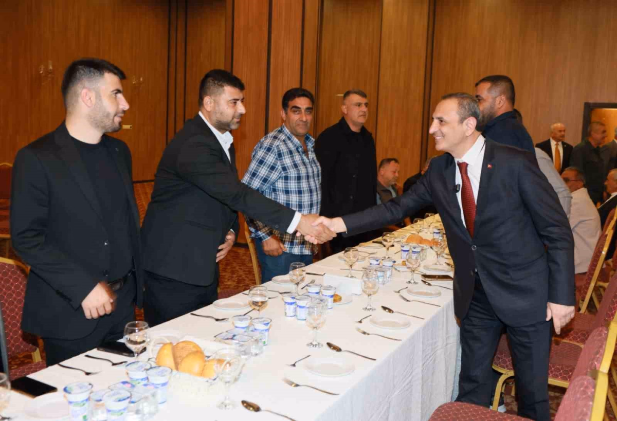 Başkan Vekili Özünal Muhtarlarla Buluştu