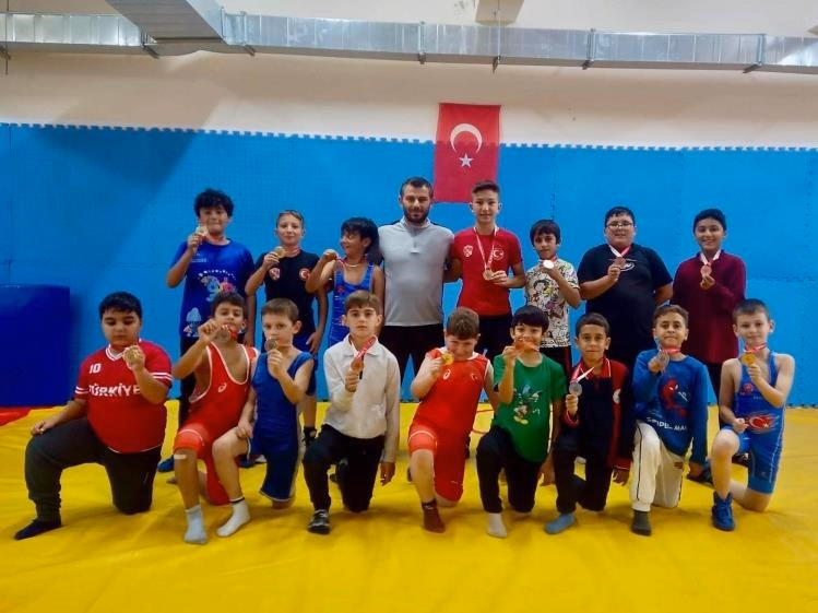 Bilecik'te judo ve güreş müsabakaları düzenlendi