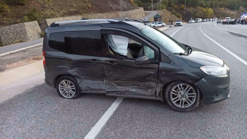 Bingöl'de trafik kazası: 3 yaralı