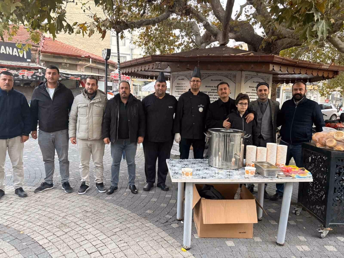Bolvadin’de gençler sabah namazında buluştu
