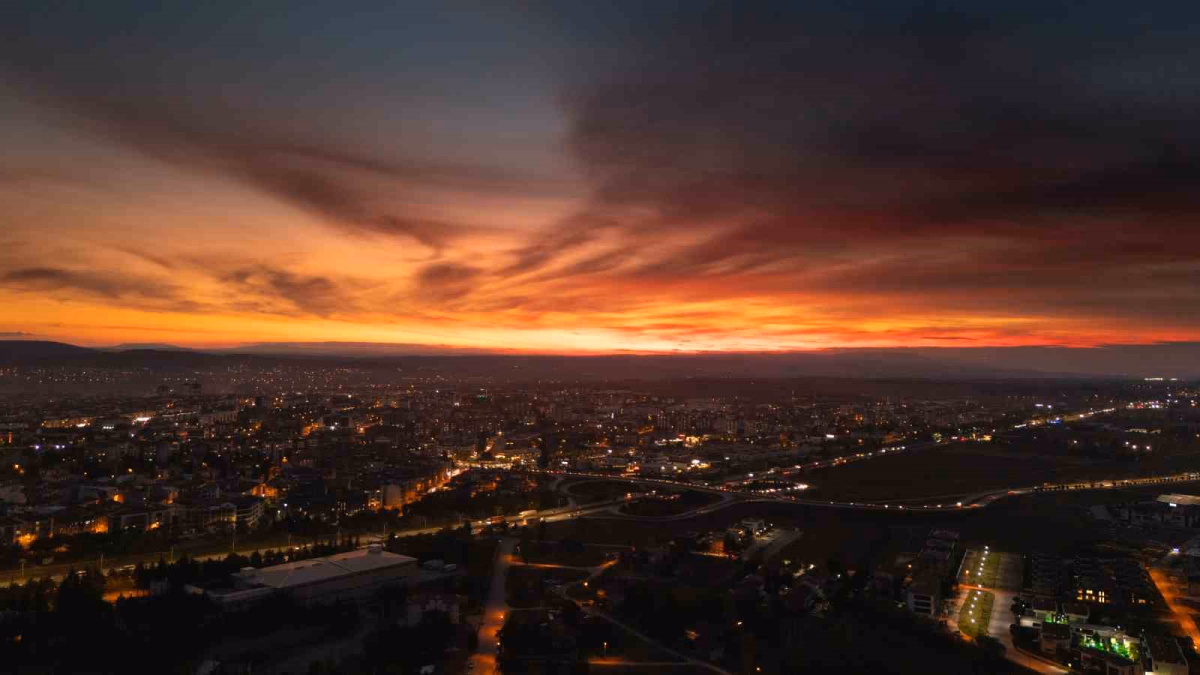 Eskişehir'de Gün Batımı Havadan Görüntülendi