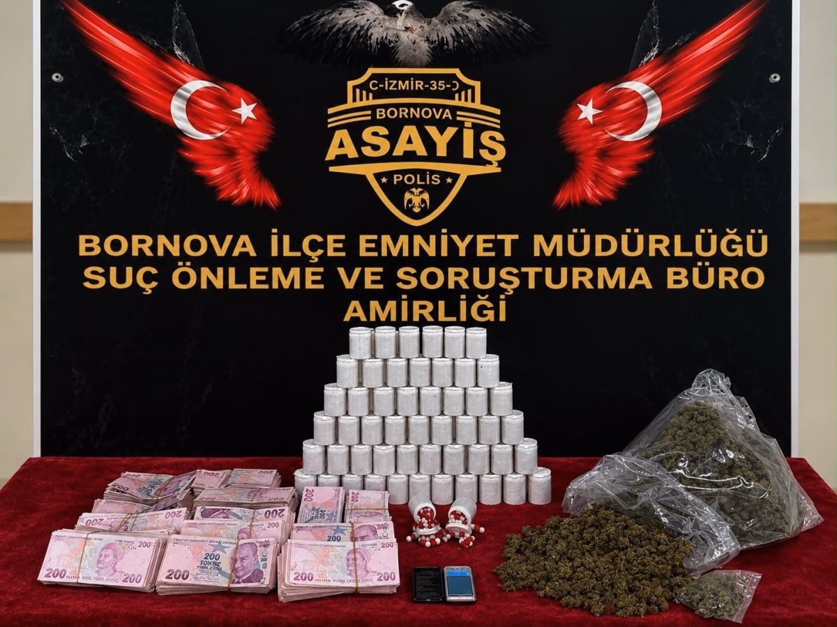 Evde Binlerce Uyuşturucu Hap ve Esrar Ele Geçirildi