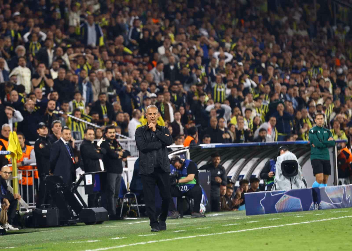 Fenerbahçe Maçında İsmail Kartal'a İstifa Tezahüratı