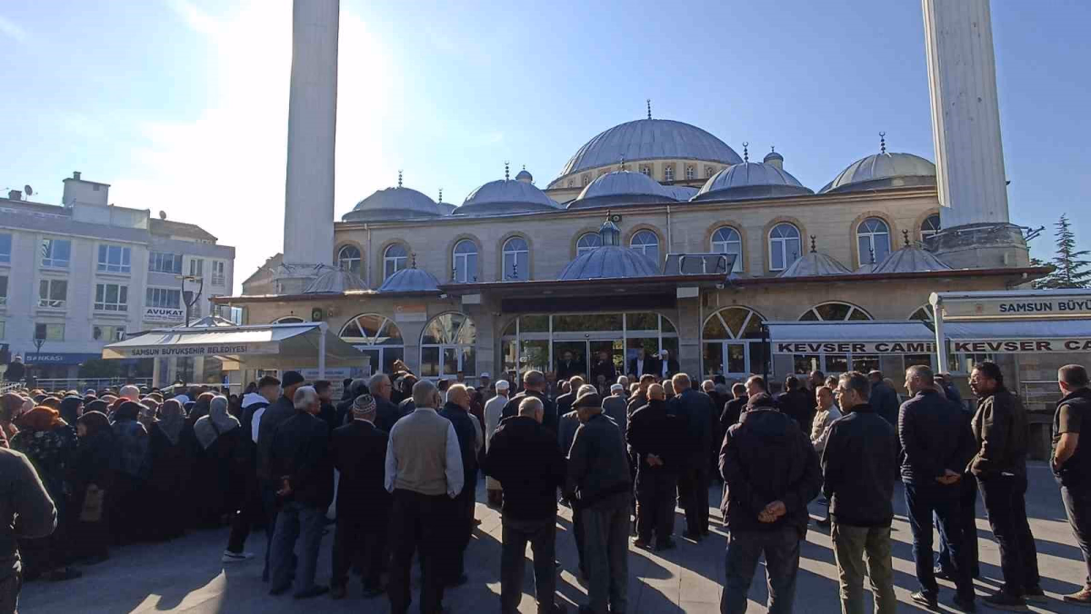 Havza'da 52 kişilik umre kafilesi uğurlandı