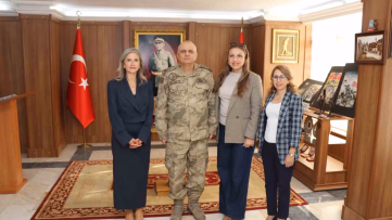 Kars Kızılay Şubesi'nden Komutan Coşkun'a ziyaret