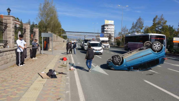 Kastamonu'da Takla Atan Otomobilden Kurtuldular