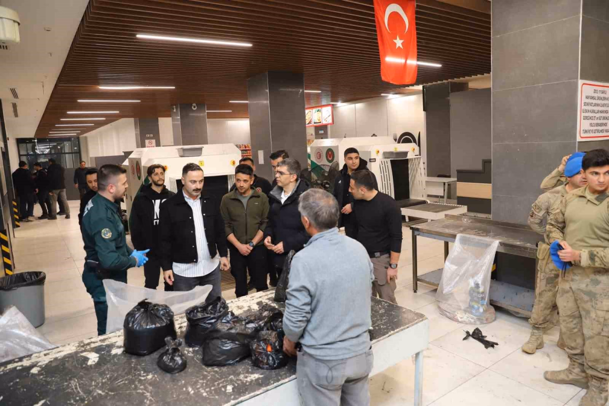 Kaymakam Ayvat Gürbulak Gümrük Kapısı'nı İnceledi