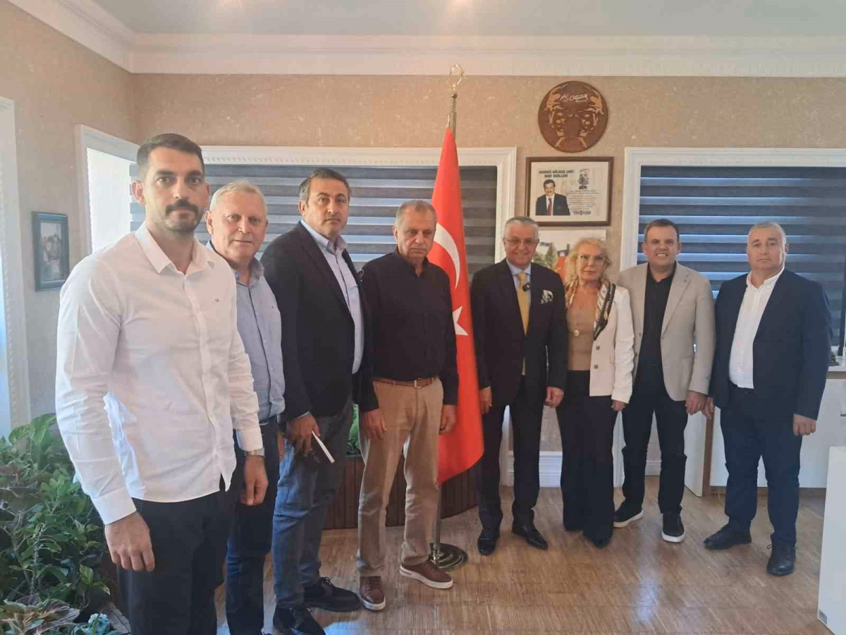 Kemer Belediye Başkanı CHP'den istifa etti