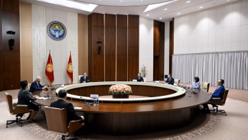 Kırgızistan Cumhurbaşkanı Caparov Meclis Başkanlarını Kabul Etti