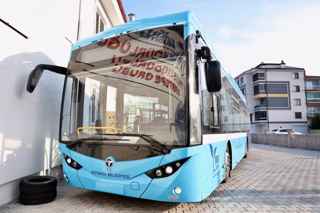 Kütahya'nın Elektrikli Otobüsleri Antalya'ya Gönderildi