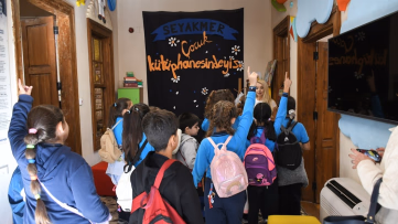 Minik öğrenciler Seyakmer Çocuk Kütüphanesi’ni ziyaret etti