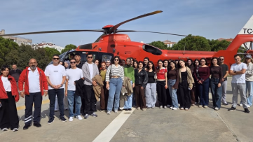 Öğrenciler Ambulansları Yerinde İnceledi