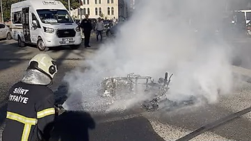 Siirt'te Çarpışan Motosiklet Alev Aldı