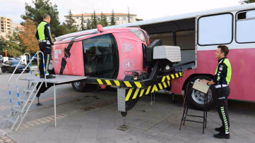 Talas'ta Emniyet Kemeri Simülasyonu Düzenlendi