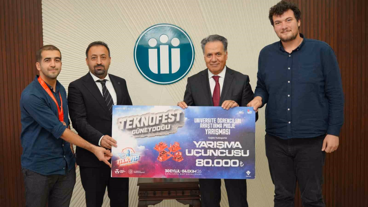TÜBİTAK Üçüncüsü Öğrencilerden Rektör Ziyareti