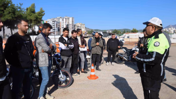 Adana'da Motokuryelere Yönelik Trafik Eğitimi