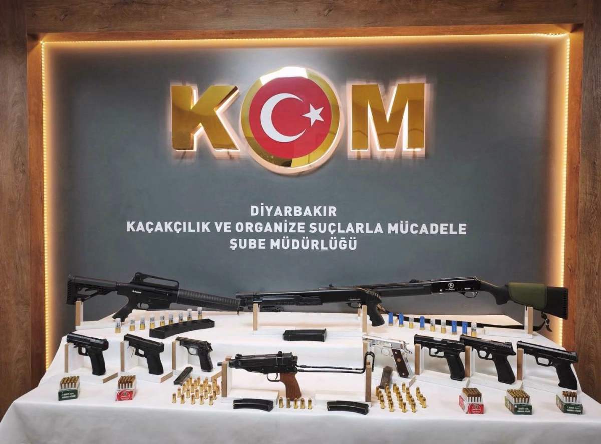Diyarbakır'da Silah Kaçakçılığı Operasyonu: 13 Gözaltı