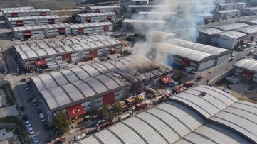 Hatay'da Fabrika Yangını Kontrol Altına Alındı