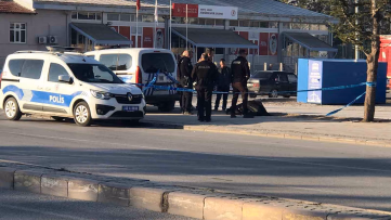 Konya'da Kaldırımda Hareketsiz Bulunan Kişi Öldü