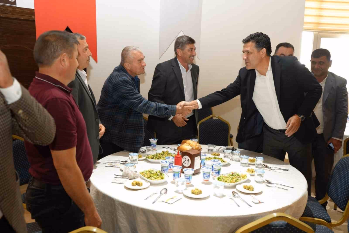 Kozan'da Muhtarlar Aynı Sofrada Buluştu