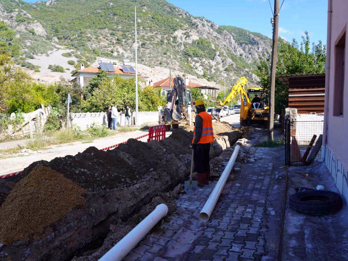 Muğla’da 40 yıllık su hatları yenileniyor