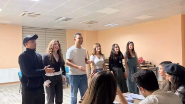 Muğla'da Gençler Kendi Yazdıkları Skeçleri Sahneledi
