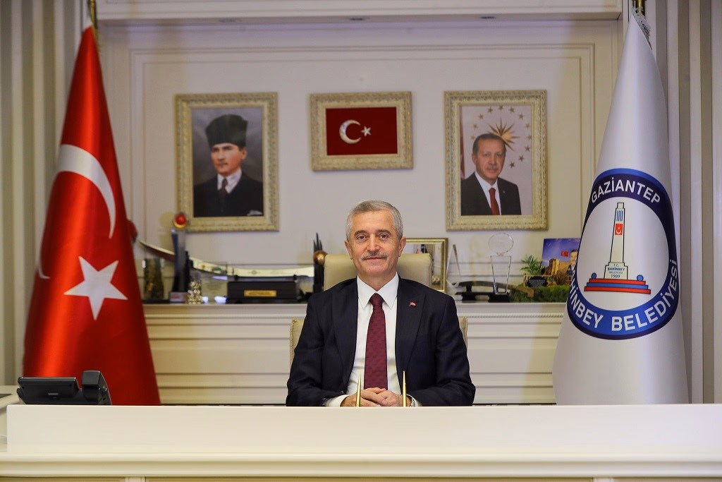 Şahinbey Belediyesi'nden üniversitelilere nakdi destek