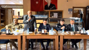 Şenkaya Belediyesi'nden Muhtarlara Birlik Yemeği