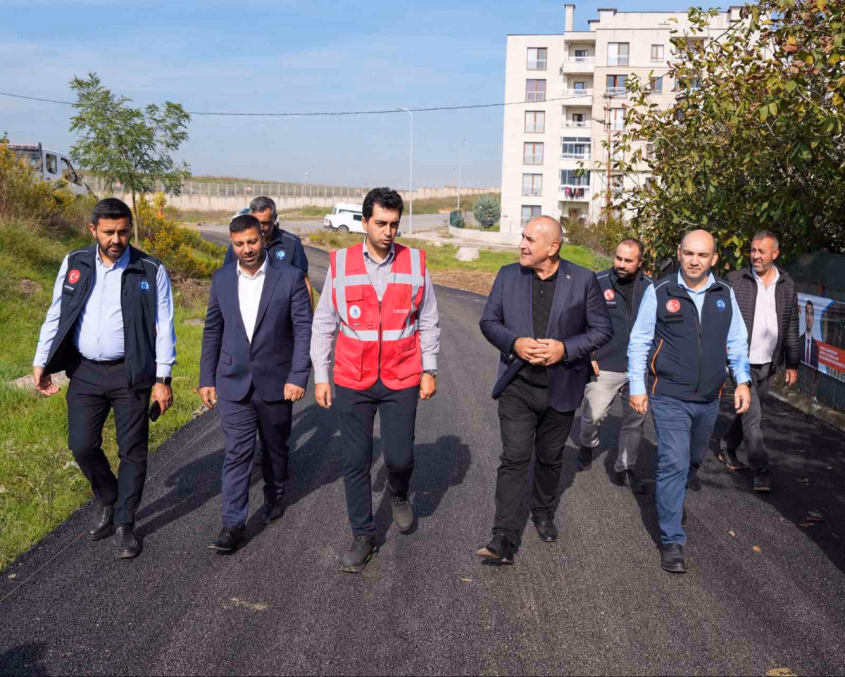 Tuzla'da yol yenileme çalışmaları sürüyor