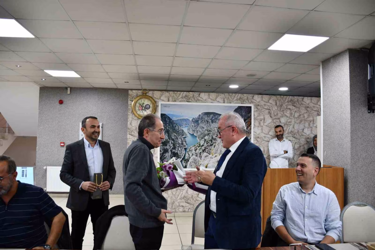 46 Yıllık Hekim Süleyman Aygün Emekli Oldu