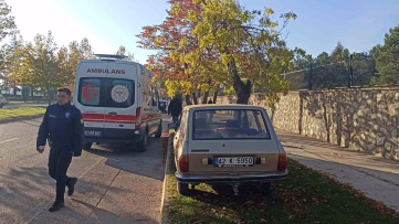 Ağaca Çarpan Otomobilin Sürücüsü Yaralandı
