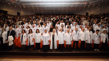 Akdeniz Üniversitesi'nde beyaz önlük giyme töreni