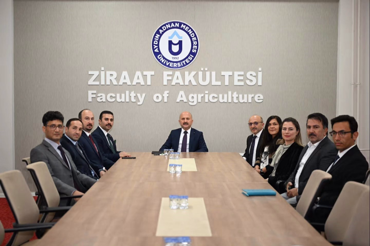 Aydın Valisi Varol, ADÜ Ziraat Fakültesini İnceledi