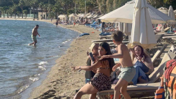 Bodrum Sahillerinde Kasım Ayında Deniz Keyfi